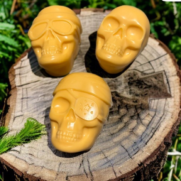 NOT 1 but 3 Bars of Hand Crafted Halloween Skulls Charcoal Soap - Picture 6 of 6